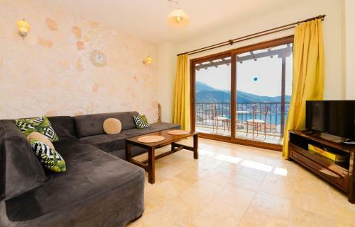 Carla Apart Kalkan
