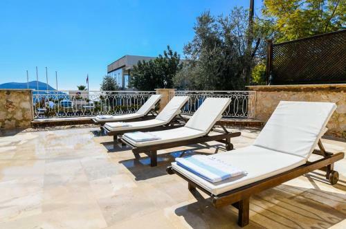 Villa White Cocoon