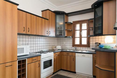 Phellos Apartment