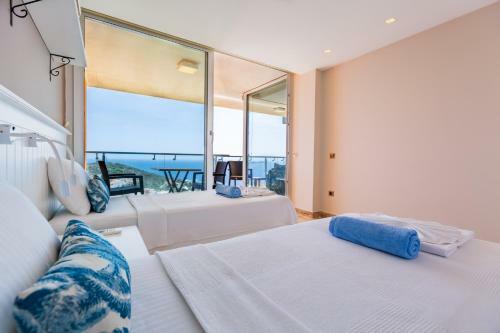 Villa Azure Dream Suite