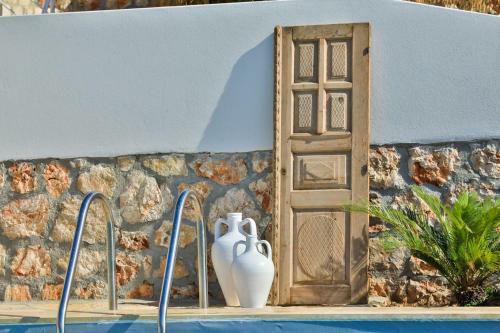 Villa Kale Suites With Heated Pool In Winter