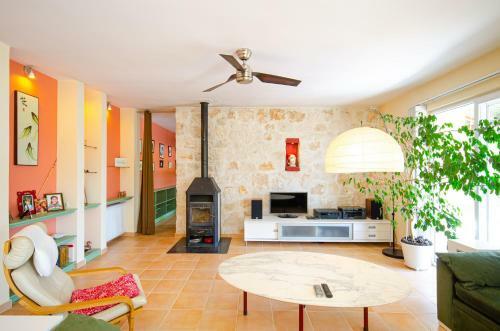 Stone Clad Villa La Maison P