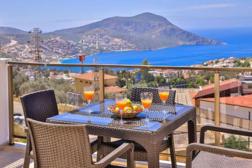 Outstanding Villa With Private Pool, Jacuzzi And Sea View In Kalkan, Kas