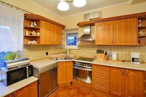 Holiday Home, Insko