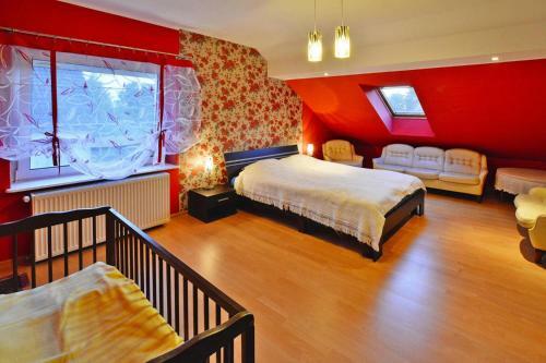 Holiday Home, Insko
