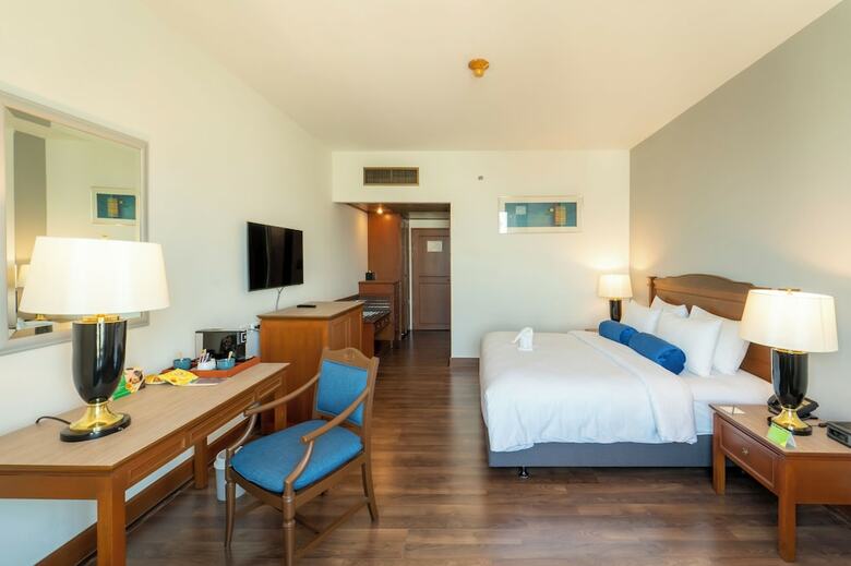 Hotel Century Park