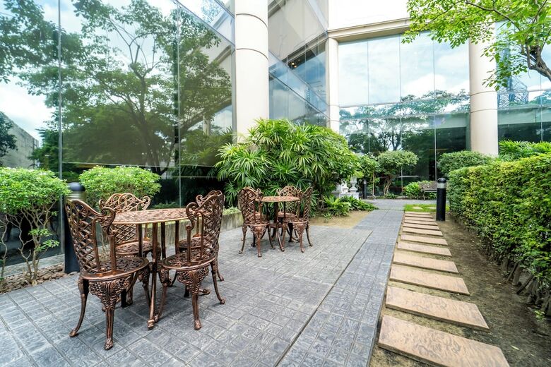 Hotel Century Park