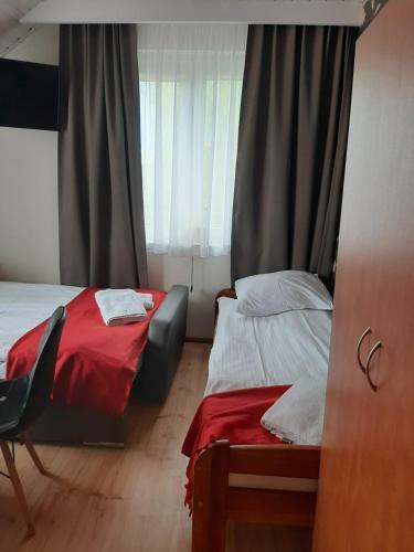 Bed & Breakfast Pokoje Go?cinne Krzy?