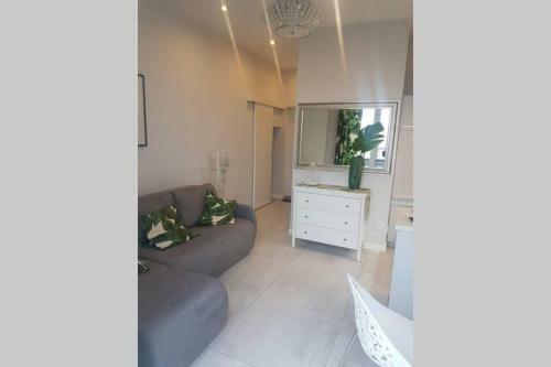 Apartamento Romantic Studio With Cool City View