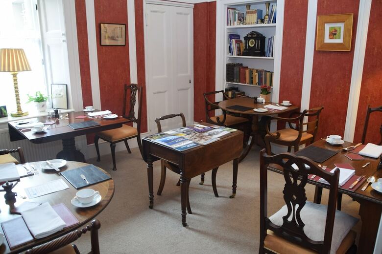 Hostal The Townhouse