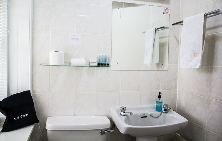Hostal Hazeldene Guest House