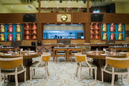 Hotel Clarks Inn Suites Kangra