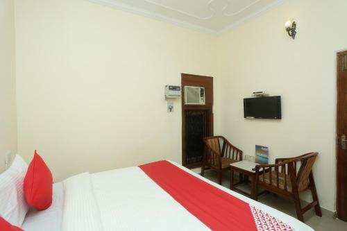 Oyo Preferred 18273 Hotel Basera
