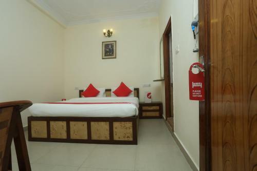 Oyo Preferred 18273 Hotel Basera