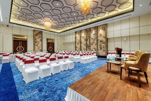 Hotel The Fern Residency Karad