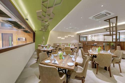 Hotel The Fern Residency Karad