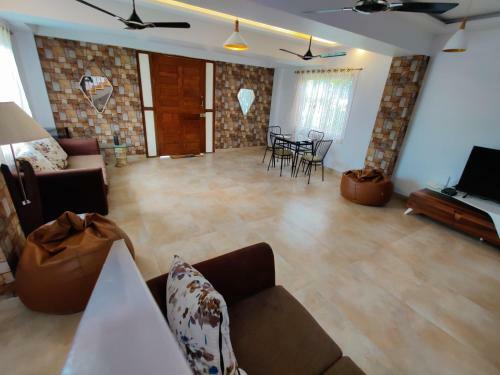 Villa Jenjon Karjat Resort - Casa Rosa