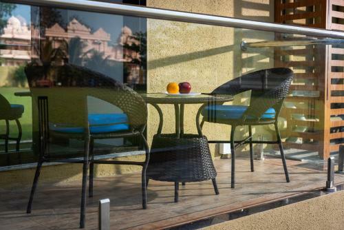 Hotel Paramount Riverfront Resort & Spa, Karjat