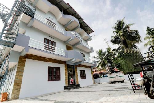 Hostal Oyo 79006 Tvm266 Hmoca