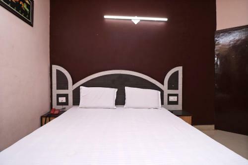Spot On 40978 Hotel Arya