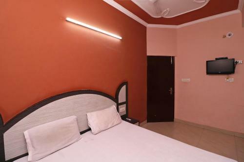 Spot On 40978 Hotel Arya