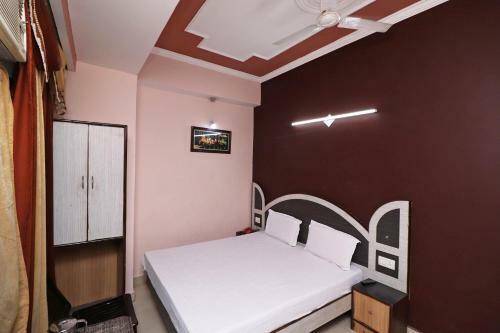 Spot On 40978 Hotel Arya
