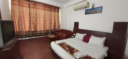 Hotel Aj International