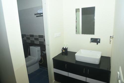 Hotel S K International Innn