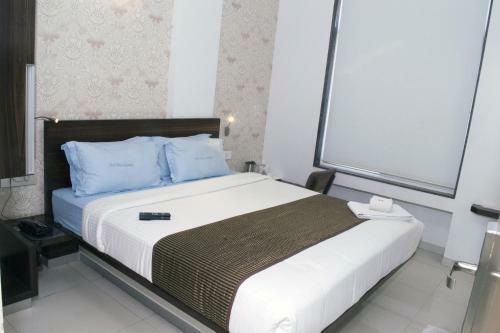 Sri Sri Executive Lodging & Hotel, Kolhapur