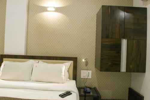 Sri Sri Executive Lodging & Hotel, Kolhapur