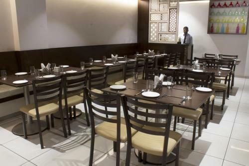 Sri Sri Executive Lodging & Hotel, Kolhapur
