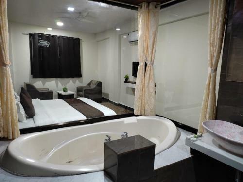 Hotel Jurkis, Kolhapur