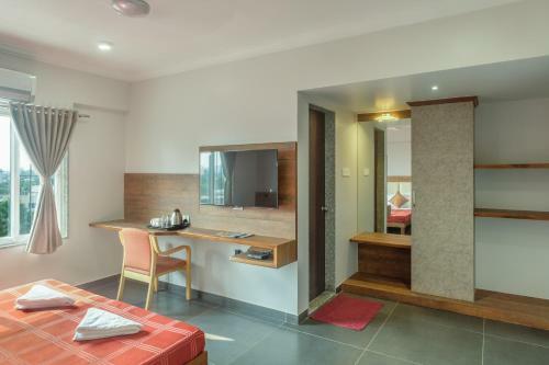 Hotel Opal