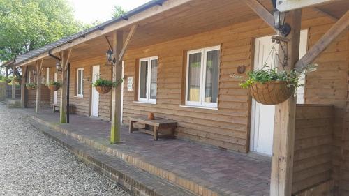 Hostal Square And Compass Stables