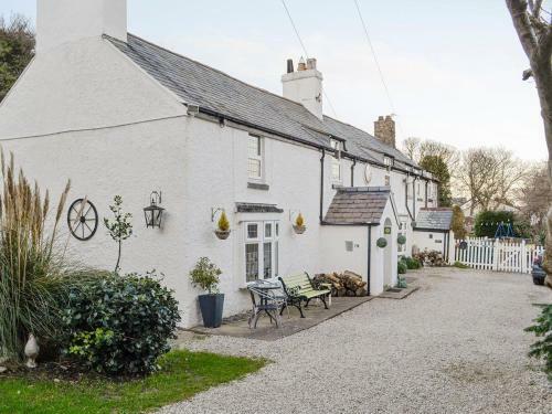 Bryn Euryn Cottage