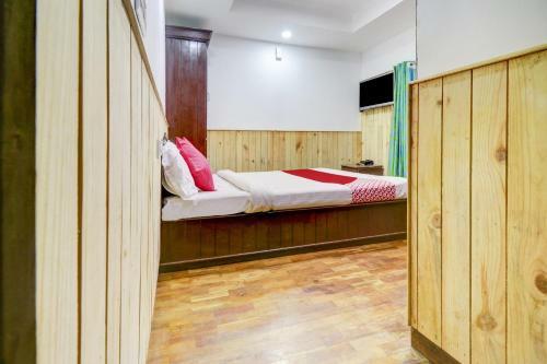 Hotel Oyo 81540 Santhigiri Residency