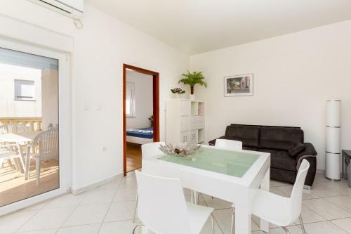 Apartment Burle For 2-4 People