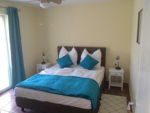 Antonio Solimar Apartments