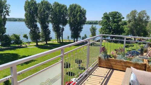 Top Apartment