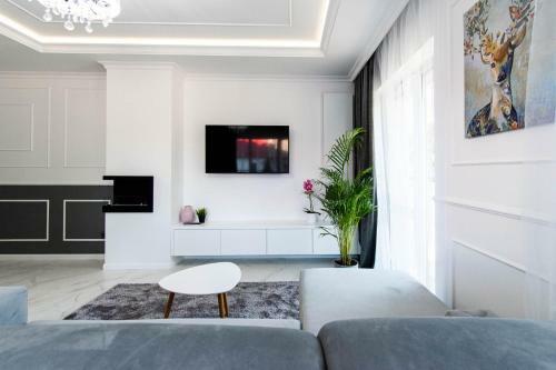 Glam Apartment