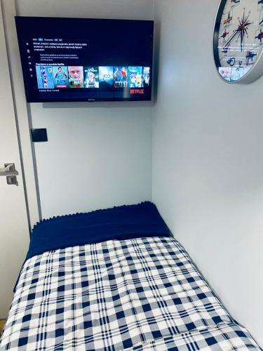 Hotel Thruster - Mini Kino, Lobby, Kuchnia, Netflix
