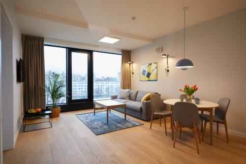 Aparthotel Square - By The Sea