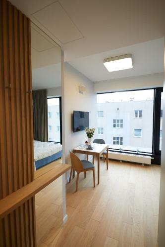 Aparthotel Square - By The Sea