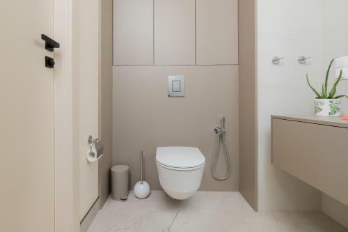 Moderna Central Apartment Gdynia By Renters