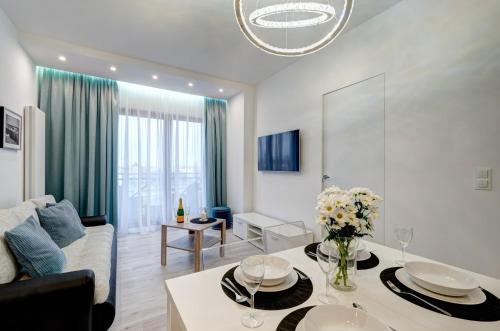 Live & Travel Apartments Number 1