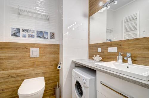 Live & Travel Apartments Number 1