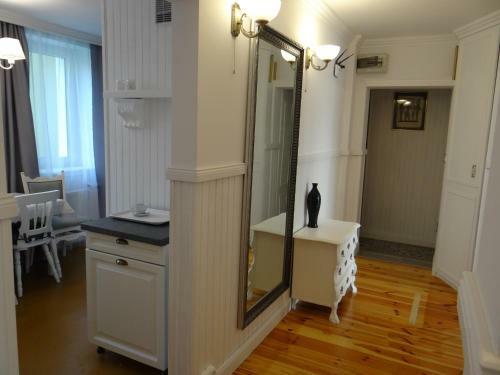 Bia?y Apartament 6-8 Os�b Plus Dostawka
