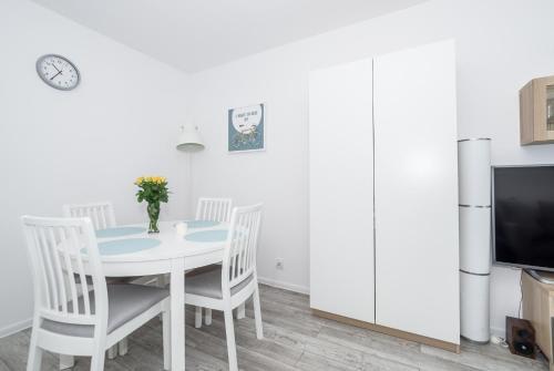 Discover Beaches From Quiet Relaxing Apartment For 6