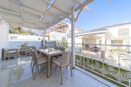 Brand New Villa With Full Amenities
