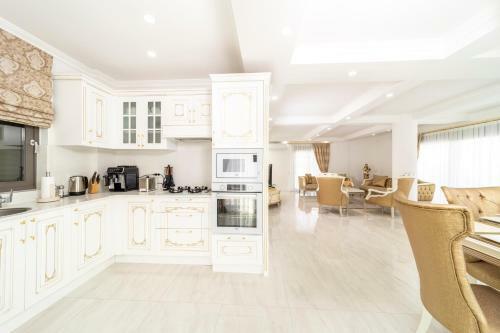 Brand New Villa With Full Amenities
